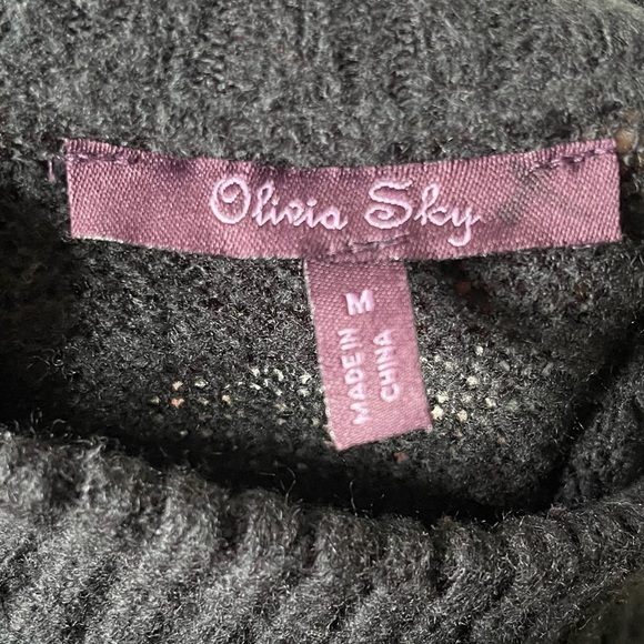 Olivia Sky Soft and Warm Geometric Print Winter Sweater Size Medium - Picture 4 of 5
